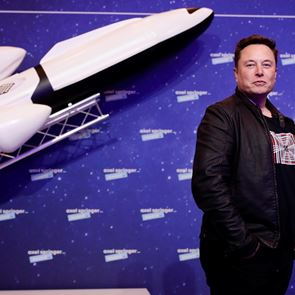 Μερικές αποκαλύψεις για τον <em>Elon</em> <em>Musk</em> από τον πατέρα του