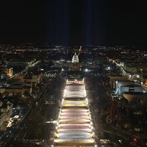Ένα πεδίο λαβάρων για τον Joe Biden