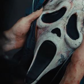 To <em>νέο</em> trailer του Scream απειλεί το μέλλον της Gale Weathers