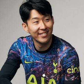 Πρέπει να μιλήσουμε για τη νέα εκτός έδρας φανέλα της Τότεναμ