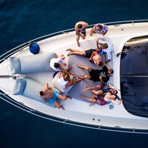 Σαλπάροντας με την Grey Goose