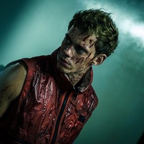 Πώς ο Bill Skarsgård 'έχτισε' το απίστευτο κορμί που βλέπουμε στο Boy Kills World