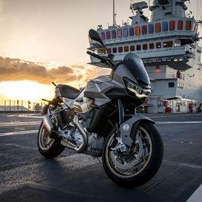 Νέο Moto Guzzi, βγαλμένο από τους αιθέρες