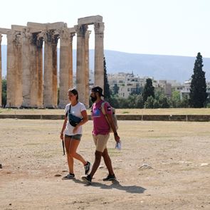 Μίνι καλοκαίρι με 37 βαθμούς και αφρικανική σκόνη