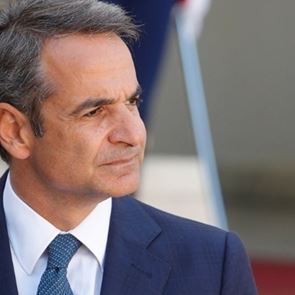 Μίνι ανασχηματισμός και στο Μαξίμου