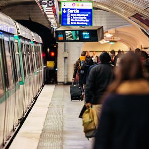 Το αμφιλεγόμενο σχέδιο της Γαλλίας για τα Μέσα Μαζικής Μεταφοράς