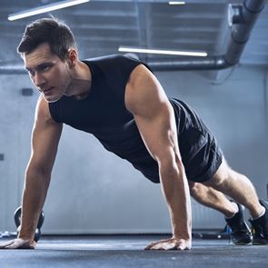 Ο λόγος που πρέπει να κάνεις τουλάχιστον 40 push-ups την ημέρα