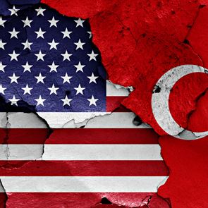 Foreign Policy: Σιωπηρή τιμωρία Erdoğan από τον Biden