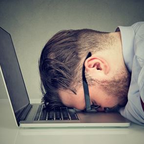 Πόσα λεφτά θέλουν οι εργαζόμενοι, πόσα δίνουν οι εργοδότες στην <em>Ελλάδα</em> -Τι αποκαλύπτει νέα έρευνα