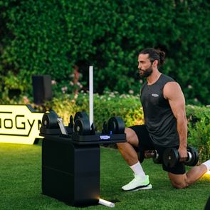 Technogym: Παρουσίασε τα νέα Technogym Connected Dumbbells με ένα Exclusive Sunset Master Class με τον Κωνσταντίνο Βασάλο