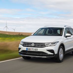 To νέο Volkswagen Tiguan επιβάλλει τους δικούς του κανόνες στον δρόμο