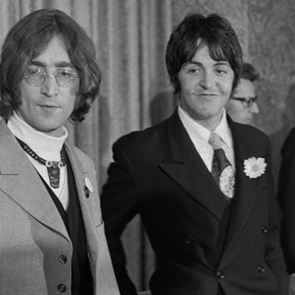 Όταν ο John Lennon συνάντησε για πρώτη φορά τον Paul McCartney