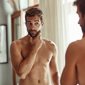 4 κόλπα για να γίνεις πιο γοητευτικός χωρίς να ξοδέψεις ευρώ