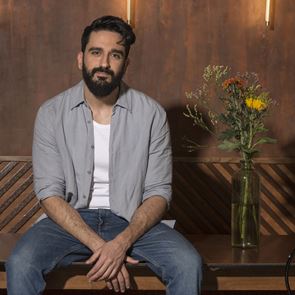 Ο Διονύσης Ατζαράκης δε γελάει εύκολα