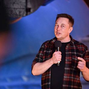 Πόσο θα κοστίσει στον Elon Musk η πώληση του 10% της <em>Tesla</em>