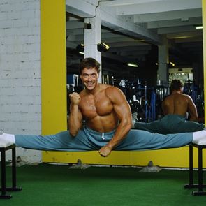 Ο Jean-Claude Van Damme γεννήθηκε για να προκαλεί ζημιές