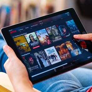 Η σειρά που 'ανέστησε' το <em>Netflix</em> τους τελευταίους μήνες είναι η αγαπημένη μας
