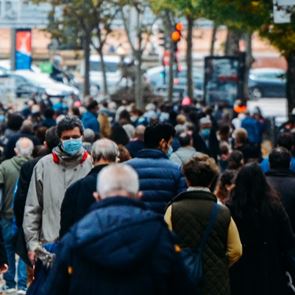 Κορονοϊός: Εσπασε το φράγμα των 500 διασωληνωμένων