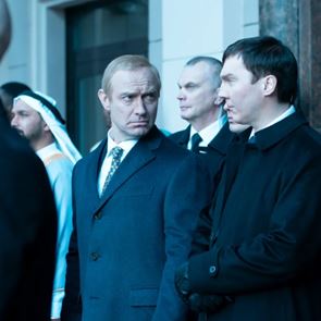 Αγνώριστος ο Jude Law ως Vladimir Putin στην ταινία The Wizard of the Kremlin