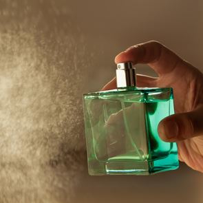 Πώς η επιστήμη φτιάχνει το τέλειο αντρικό <em>άρωμα</em>