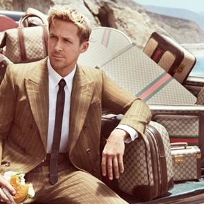 O Ryan Gosling ταξιδεύει για το σπίτι των Gucci