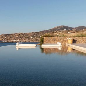 NOS Hotel & Villas, ένα πρώτης θέσης εισιτήριο για τη Σίφνο