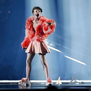 Όσα πρέπει να γνωρίζεις για το Nemo που κέρδισε στη Eurovision