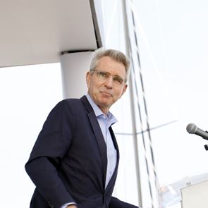O Geoffrey Pyatt στηρίζει ακόμη την Ελλάδα