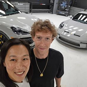Ο Mark Zuckerberg έκανε μια περίεργη μετατροπή σε Porsche Cayenne για χάρη της <em>γυναίκας</em> του (video)