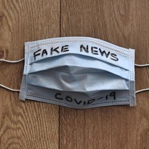 Wikipedia και ΠΟΥ θέλουν να καταπολεμήσουν τα fake news για τον κορονοϊό