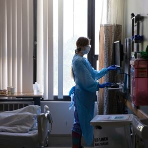 <em>COVID</em>-<em>19</em> & ΗΠΑ: Οι θάνατοι από την πανδημία σε σύγκριση με επιδημίες και πολέμους