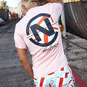 #SummerFavorites | Το T-shirt στην απόχρωση του καλοκαιριού που πρέπει να αποκτήσεις