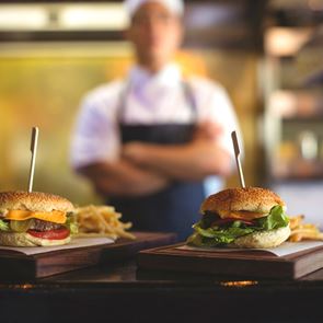 Ξέρουμε τι θα ήθελες να ρωτήσεις έναν υπάλληλο fast food