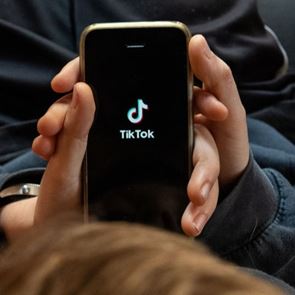 Ταινίες και σειρές στο <em>TikTok</em>, το νέο trend