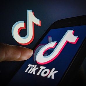Ο Donald <em>Trump</em> απαγορεύει το Tik Tok στις ΗΠΑ
