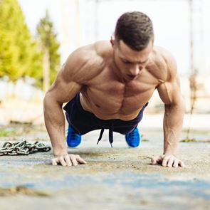 Οι παραλλαγές των push-ups που θα απογειώσουν την <em>προπόνησή</em> σου