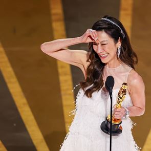 Michelle Yeoh, η μεγάλη νικήτρια των φετινών Oscars