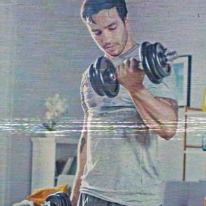 Πρόγραμμα 4 ασκήσεων για χέρια, στήθος και κοιλιακούς