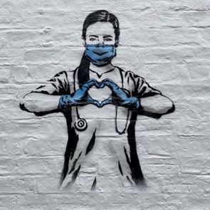 Είναι αυτά τα δύο νέα γκράφιτι για τον <em>κορονοϊό</em> του Banksy;