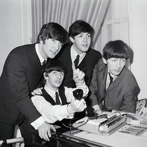 60 χρόνια πριν, οι Beatles προσγειώθηκαν στη <em>Νέα</em> <em>Υόρκη</em>