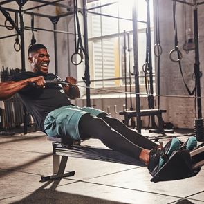 UA Rush, η συλλογή της Under Armor που θα δώσει ενέργεια στις <em>προπονήσεις</em> σου