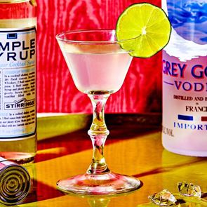 Η ιστορία και η συνταγή του Vodka Gimlet