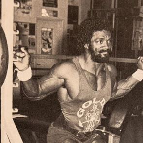 Ο 'Νονός' του bodybuilding και μία δυνατή προπόνηση για χέρια