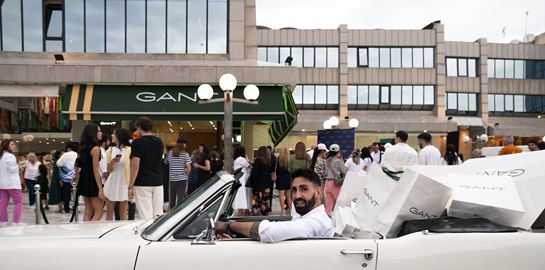 H Γλυφάδα έγινε το απόλυτο καλοκαιρινό σκηνικό για το νέο κατάστημα GANT
