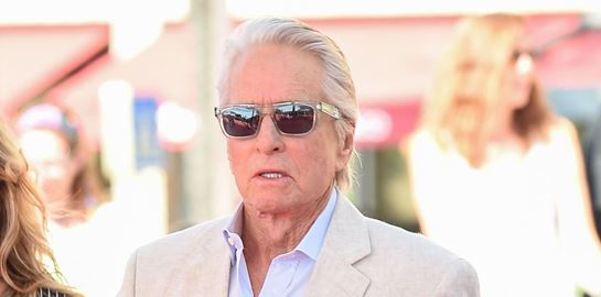 Ο Michael Douglas γνωρίζει πώς να είναι διακριτικά εκκεντρικός