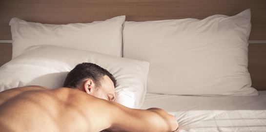 Γιατί πρέπει να ξεκινήσεις να κοιμάσαι γυμνός