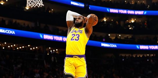 Όταν ο LeBron James προτίμησε να 'στήσει χορό' παρά να βγάλει selfie