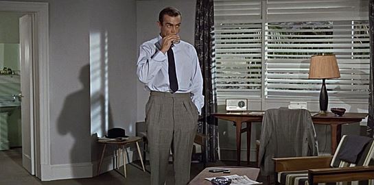 Η old school αξία των παντελονιών με πιέτες