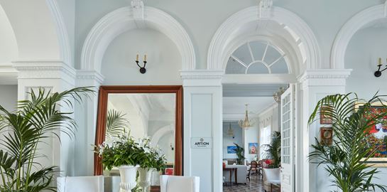 Το πιο εμβληματικό ξενοδοχείο των Σπετσών ανοίγει ξανά τις πόρτες του