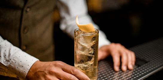 Whisky Highball & GNT Reborn featuring Schweppes: Η απλότητα της τελειότητας σε ένα ποτήρι